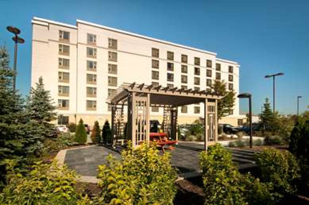 Hampton Inn By Hilton Toronto Airport Corporate C 5