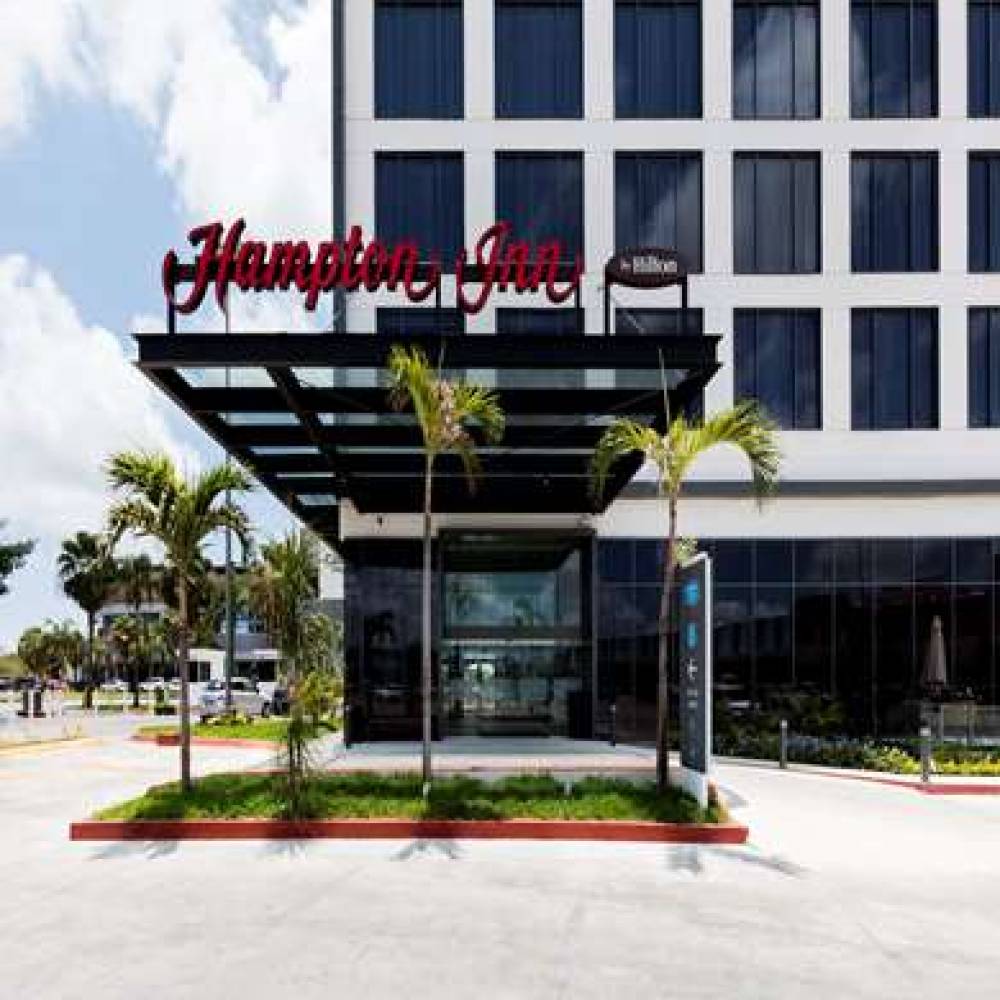 HAMPTON INN CANCUN 5