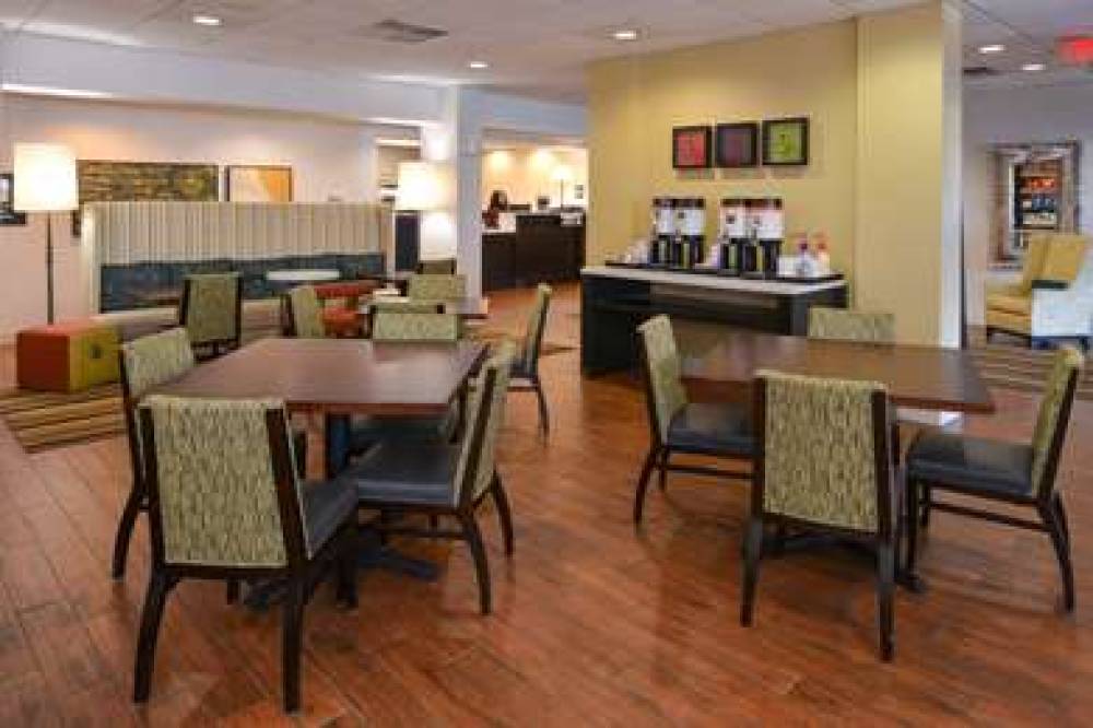 Hampton Inn Carbondale 10