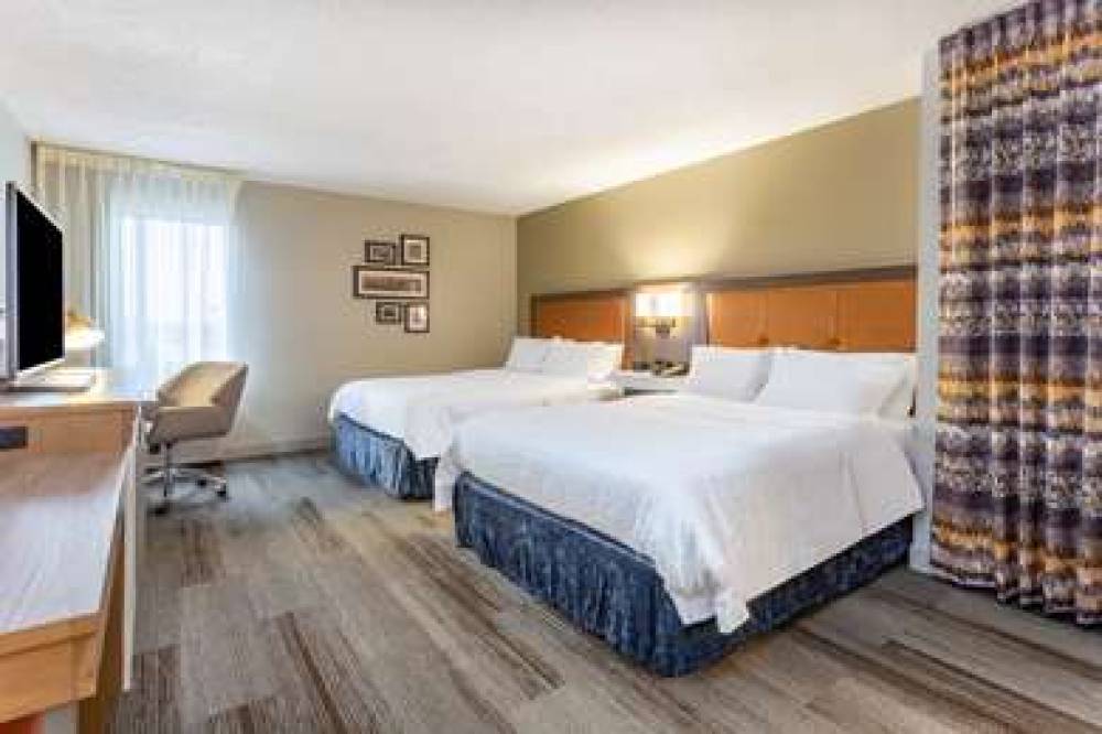 Hampton Inn Cedar Rapids 1