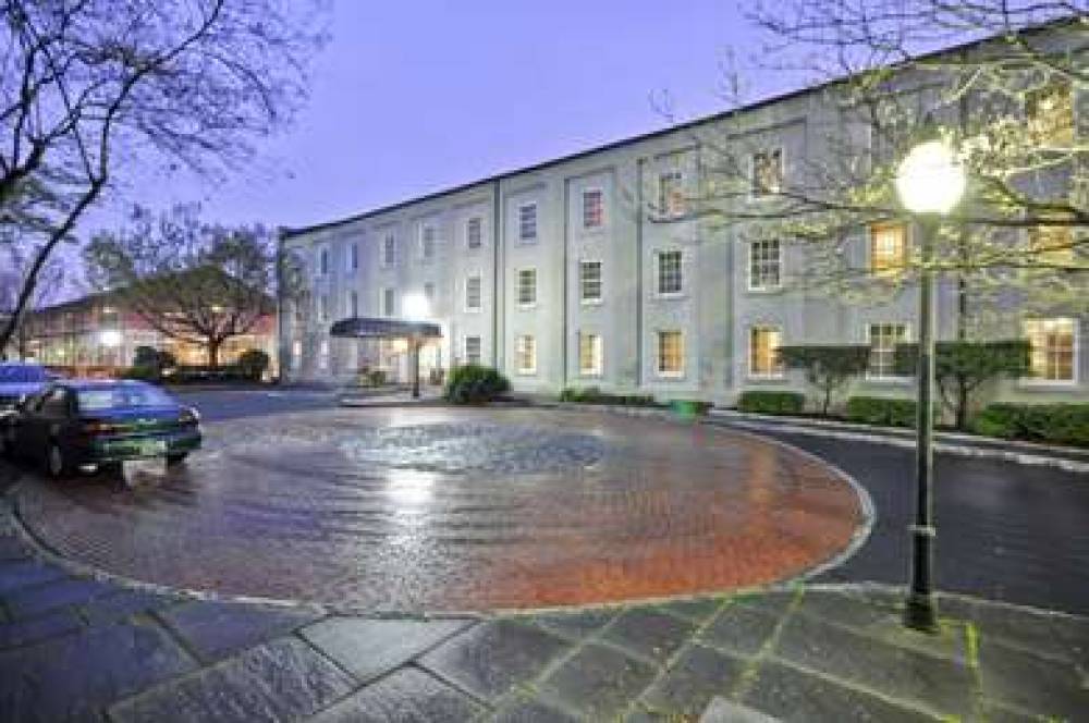 Hampton Inn Charleston Historic District 2