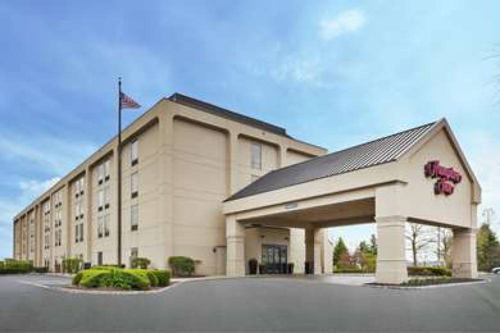 Hampton Inn Clinton 1