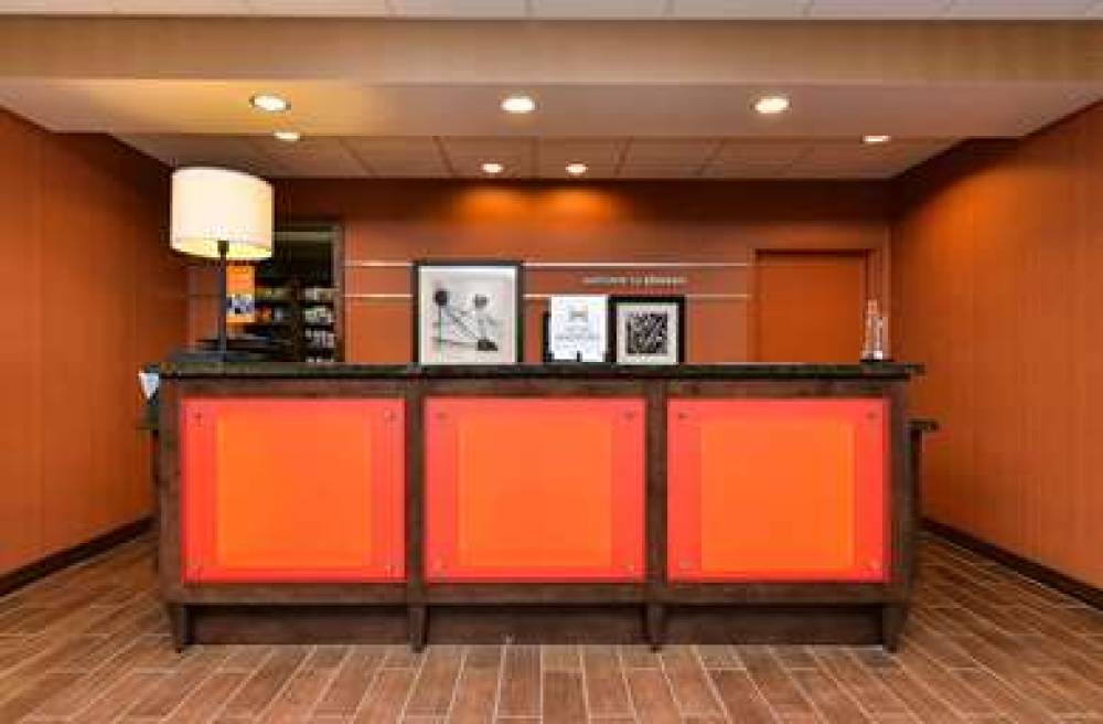 Hampton Inn Clinton, IA 3