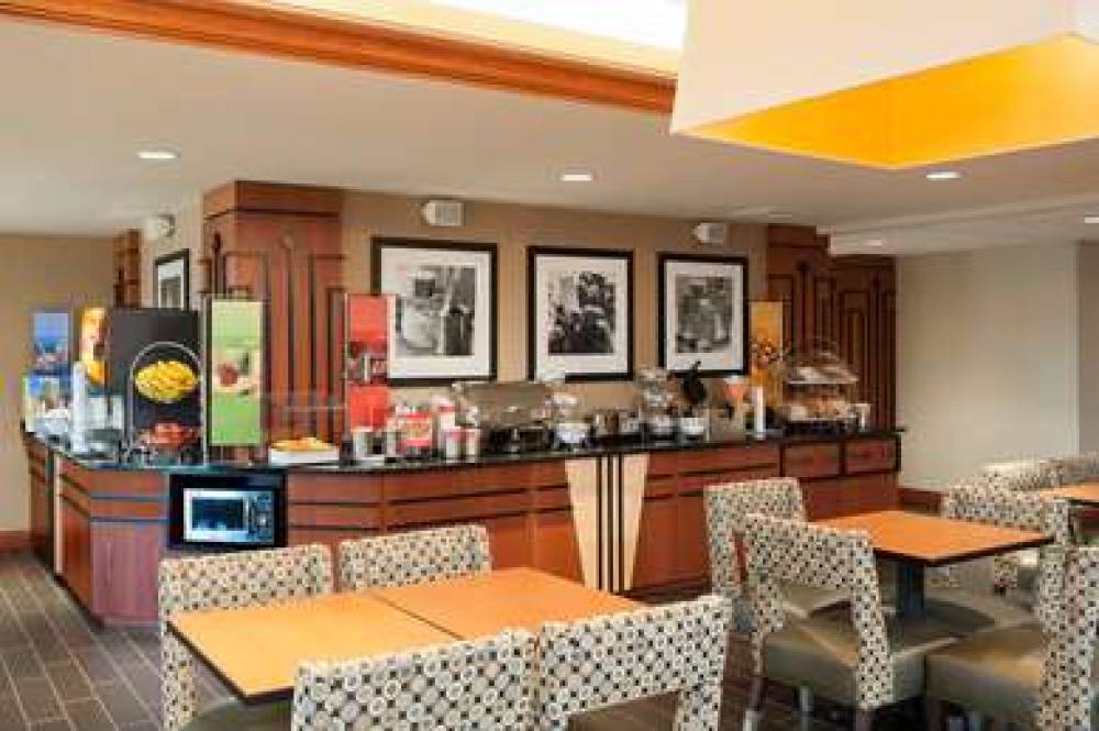 Hampton Inn Columbus/Taylorsville 10