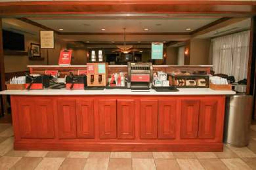 Hampton Inn Commerce Novi 6