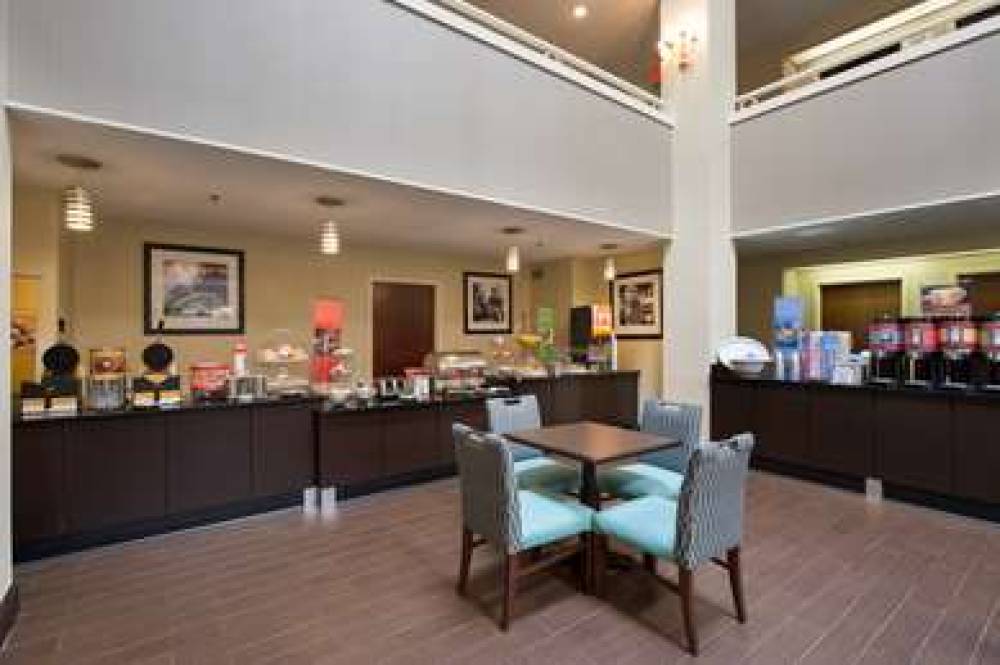 Hampton Inn Cornelia 6