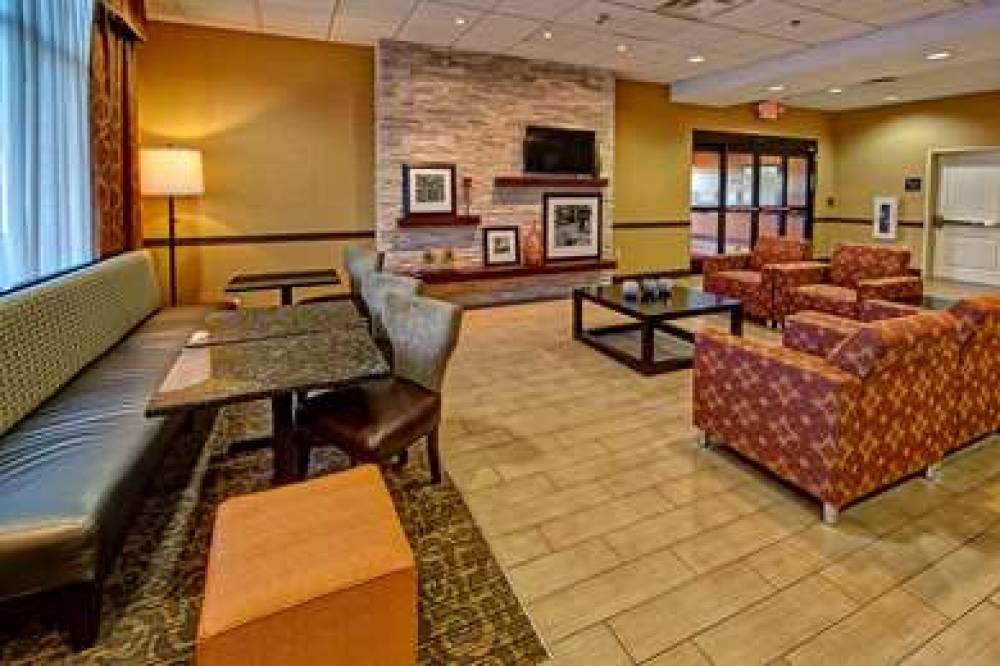 Hampton Inn Crossville, TN 4