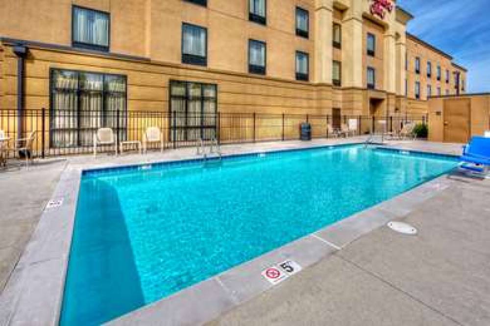 Hampton Inn Crossville, TN 6