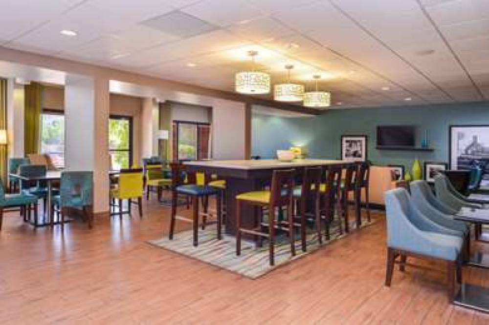 Hampton Inn Decatur 9