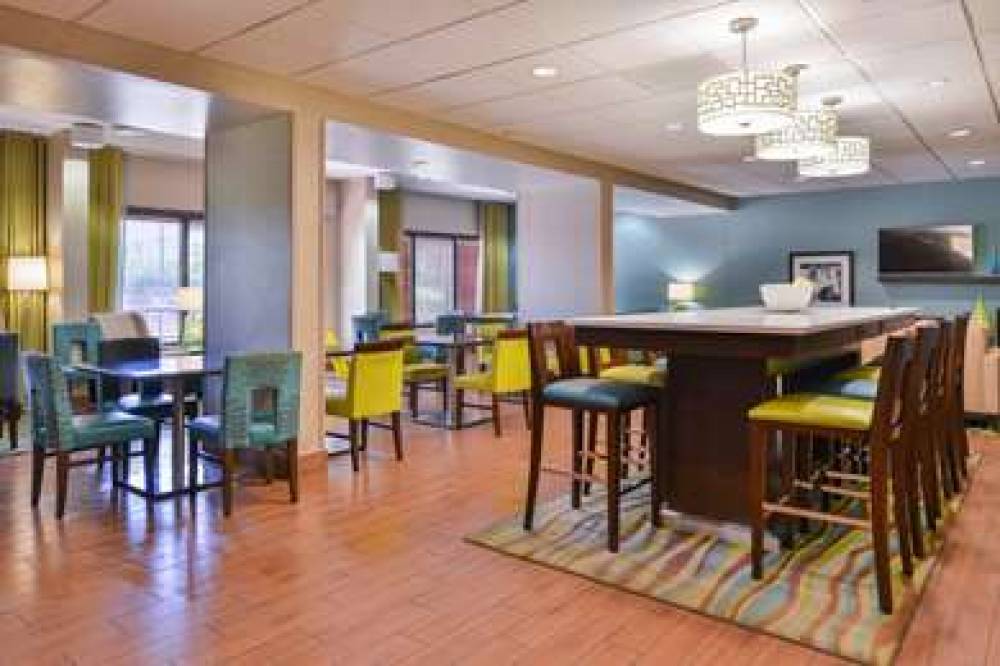 Hampton Inn Decatur 10