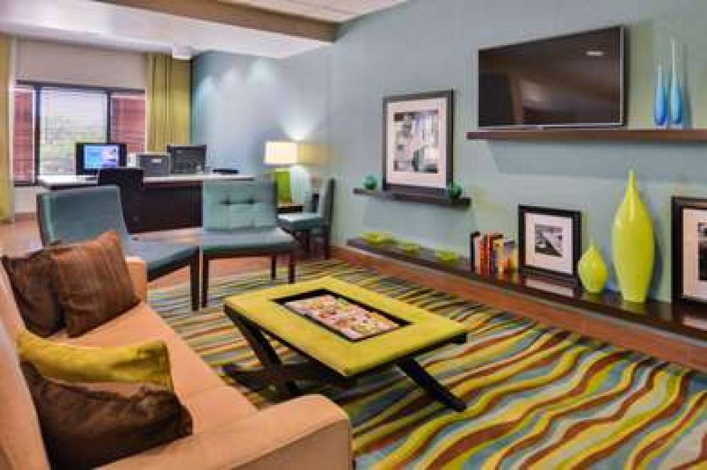 Hampton Inn Decatur 4