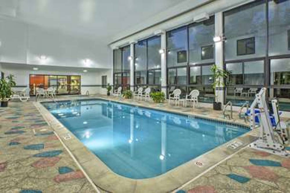 Hampton Inn Detroit/Belleville-Airport Area 4