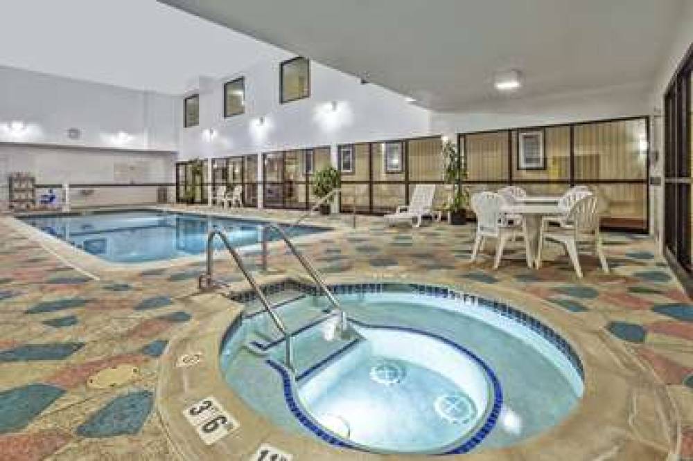 Hampton Inn Detroit/Belleville-Airport Area 5