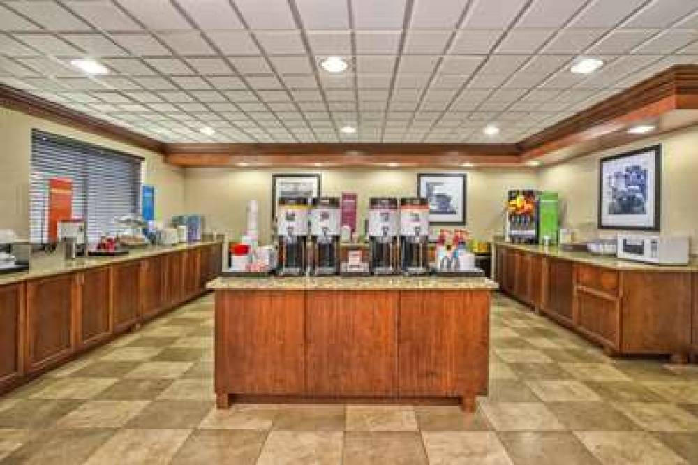 Hampton Inn Detroit/Belleville-Airport Area 8