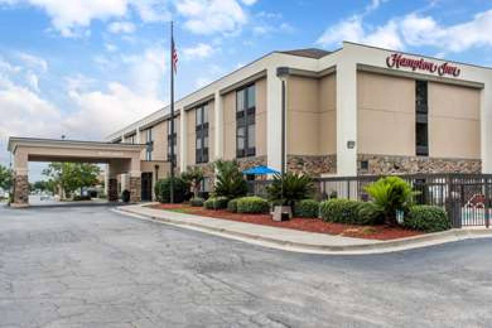 Hampton Inn Douglas 1