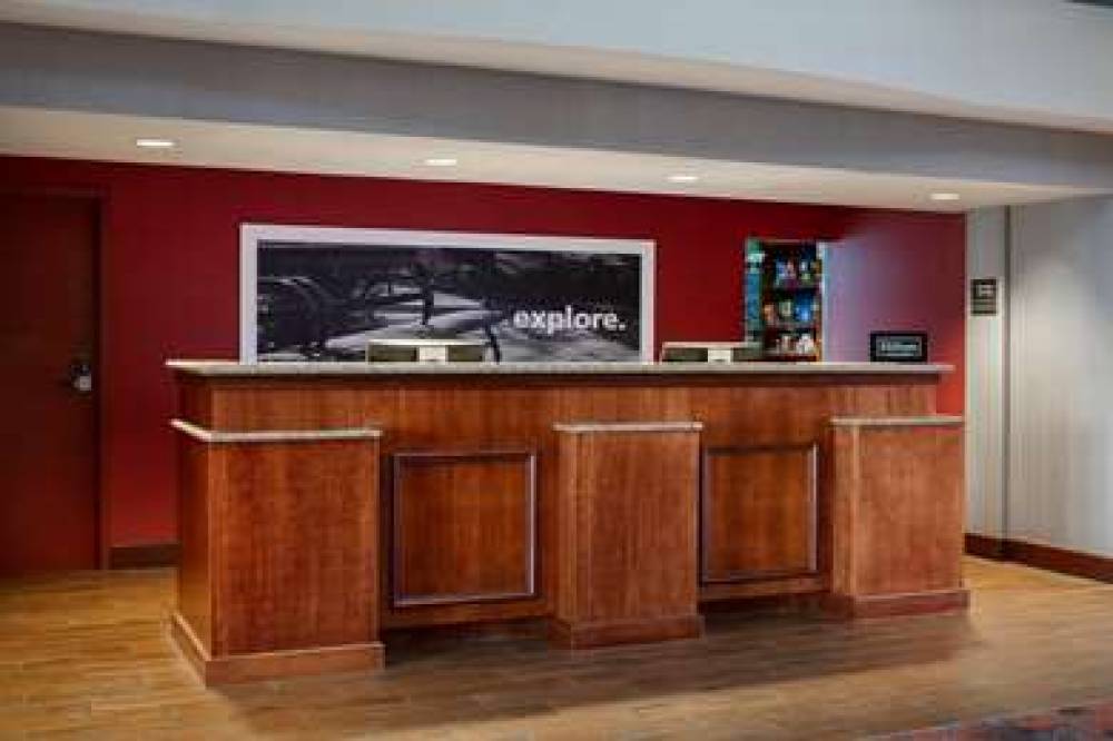 Hampton Inn Dubuque, IA 4