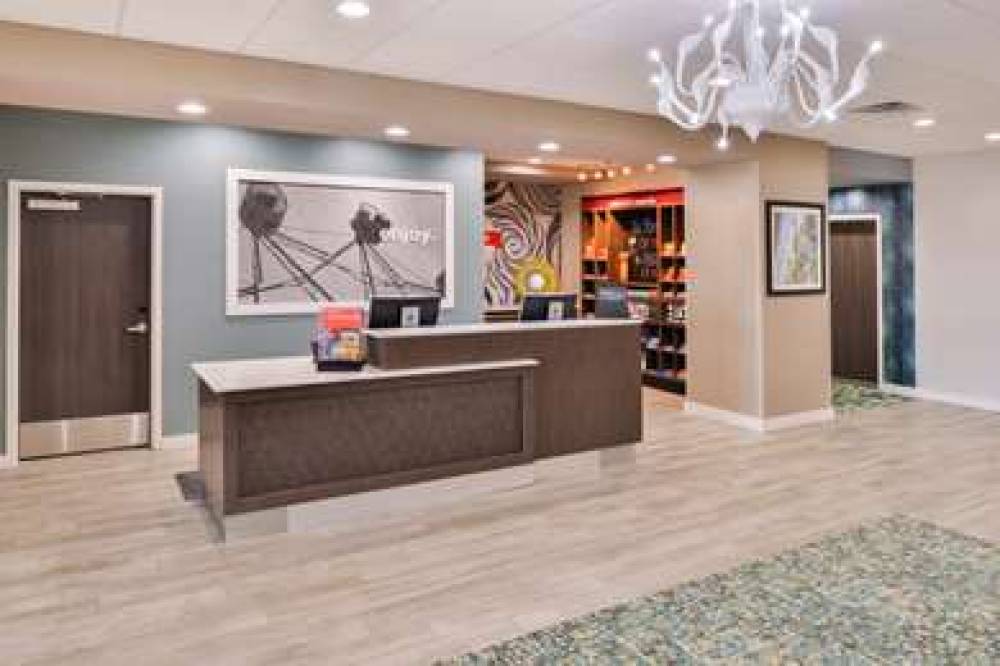 HAMPTON INN-EMPORIA,KS 8