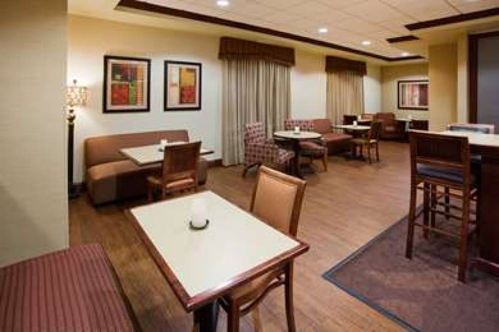 Hampton Inn Fairmont, MN 3