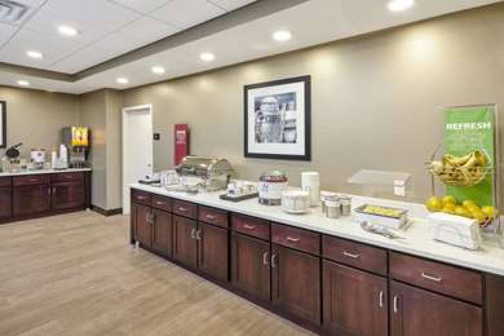 HAMPTON INN FOND DU LAC 7