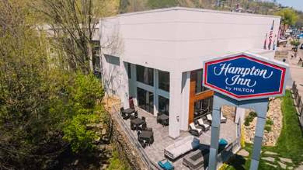 Hampton Inn Gatlinburg 1