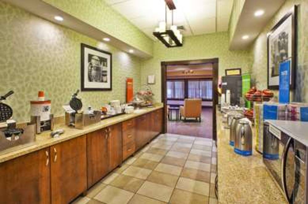 Hampton Inn Gaylord 8