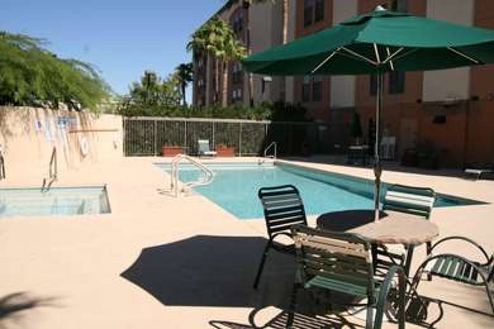 Hampton Inn Glendale-Peoria 8