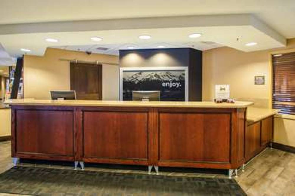 Hampton Inn Great Falls 8