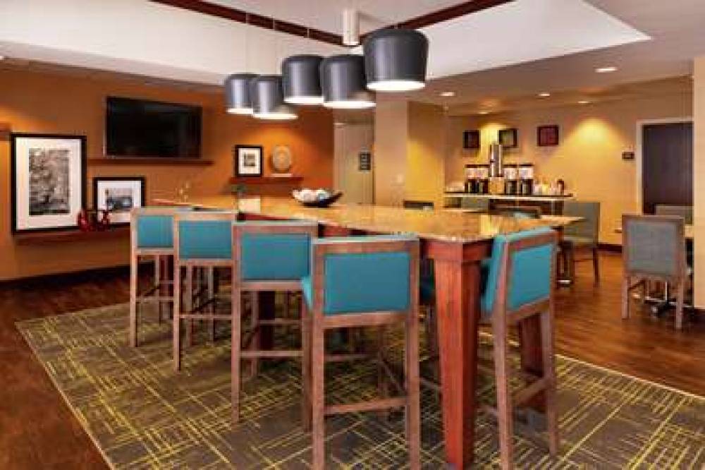 Hampton Inn Greensboro Airport 7