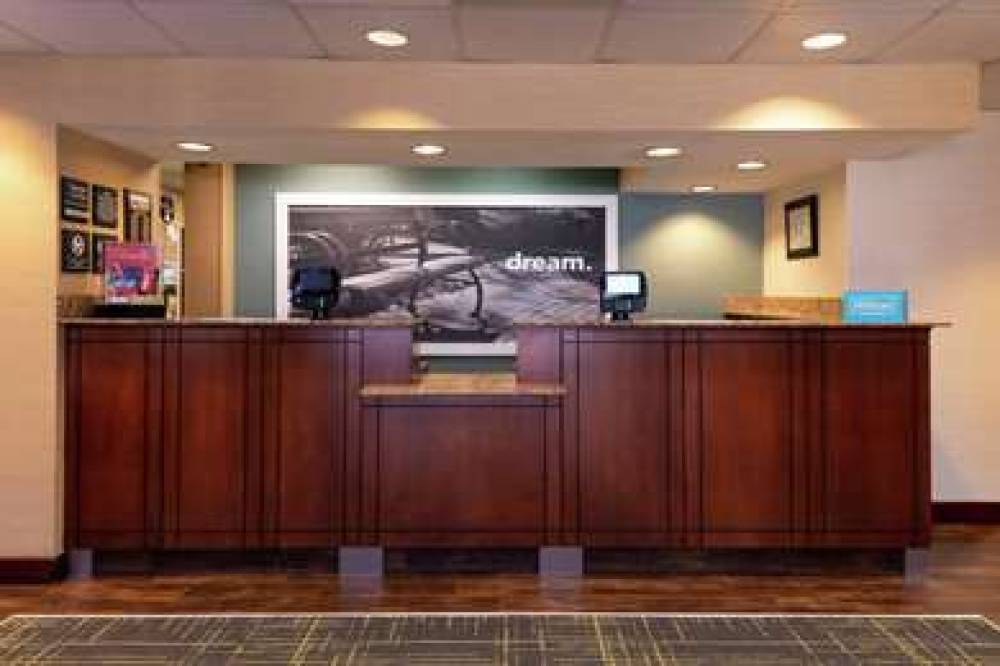 Hampton Inn Greensboro Airport 5