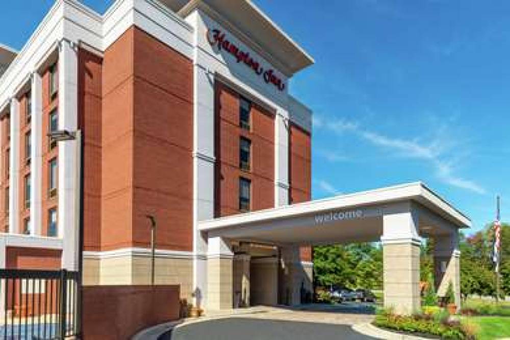 Hampton Inn Greensboro Airport 2