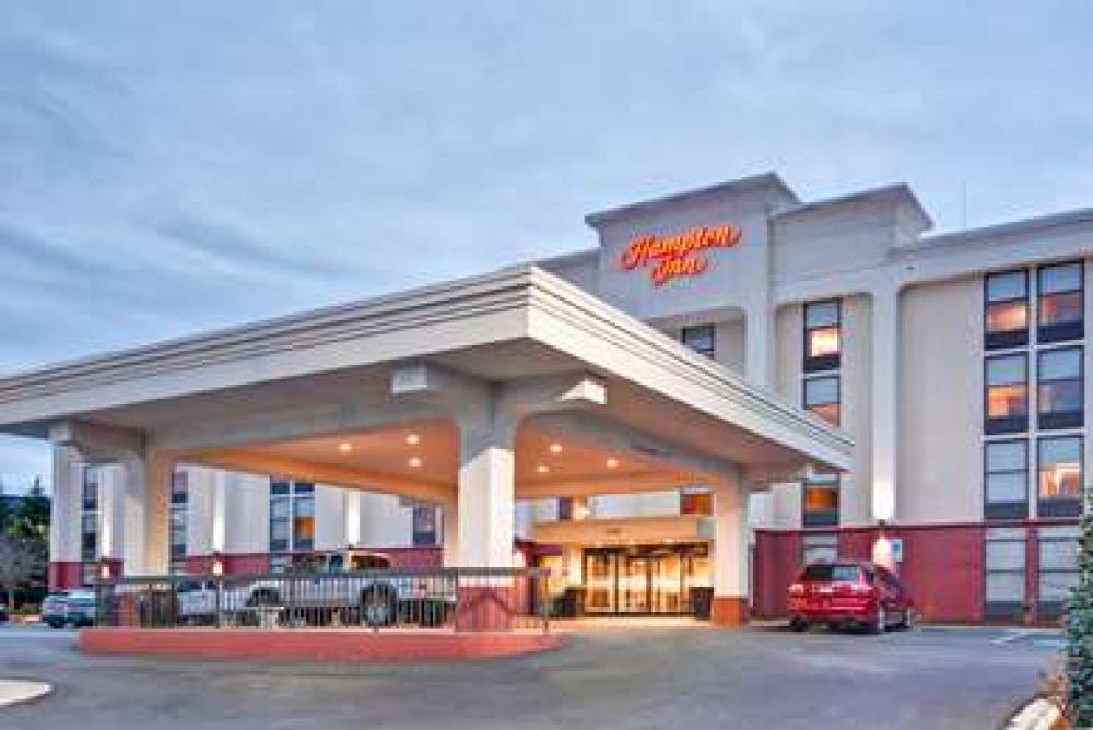 Hampton Inn Hendersonville 2