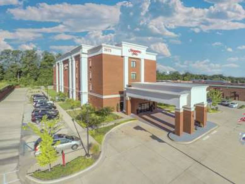 HAMPTON INN HERNANDO, MS 4