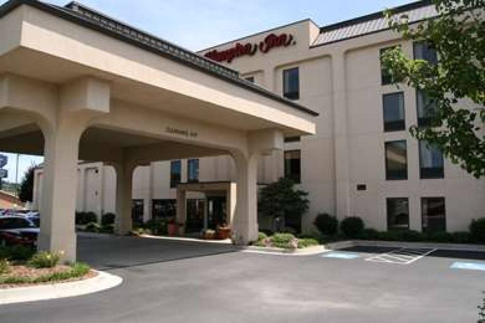 HAMPTON INN HILLSVILLE 2