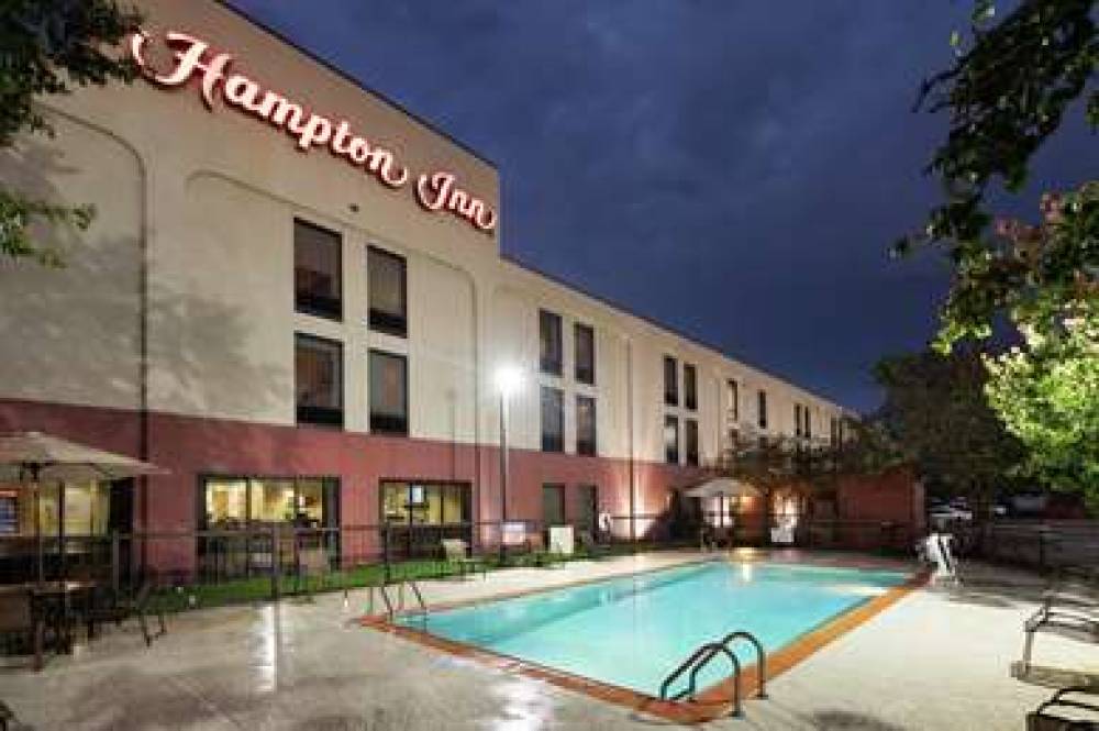 Hampton Inn Houma 10