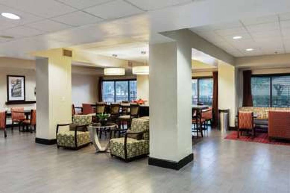 Hampton Inn Houma 6