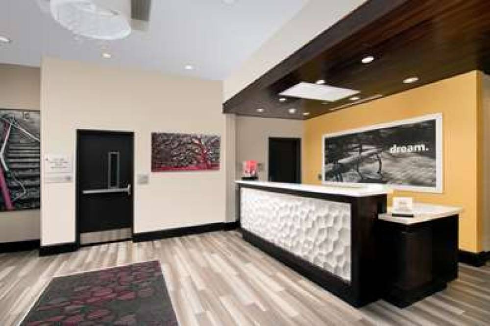 HAMPTON INN HUNTSVILLE/VILLAGE OF P 5