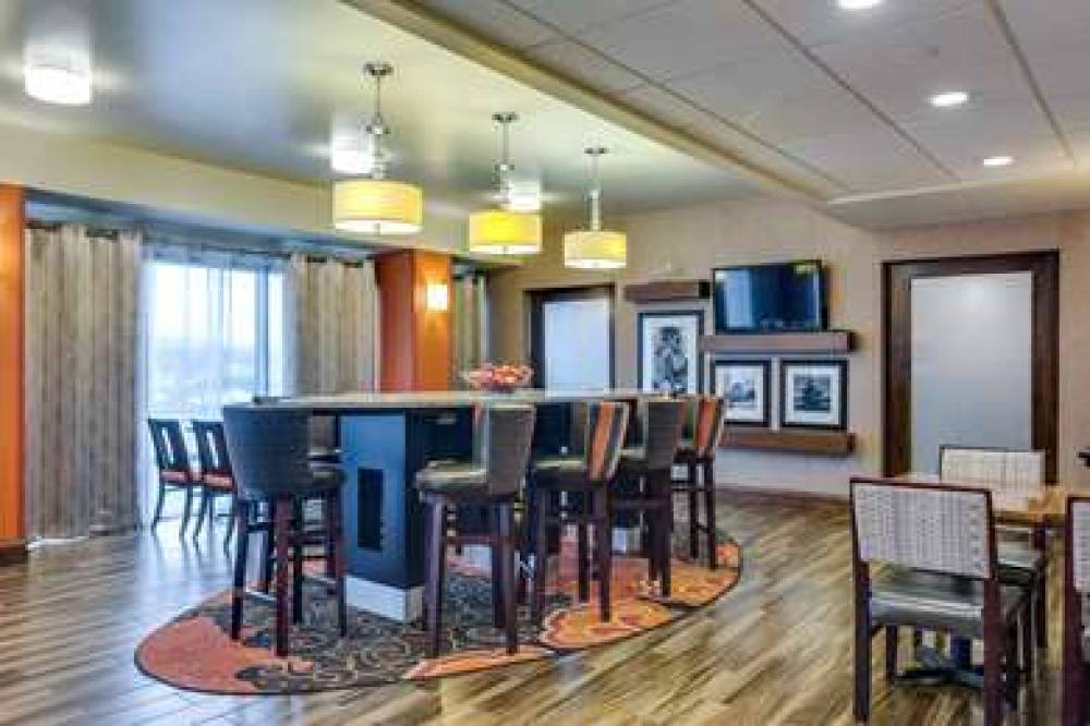 Hampton Inn Johnson City 7