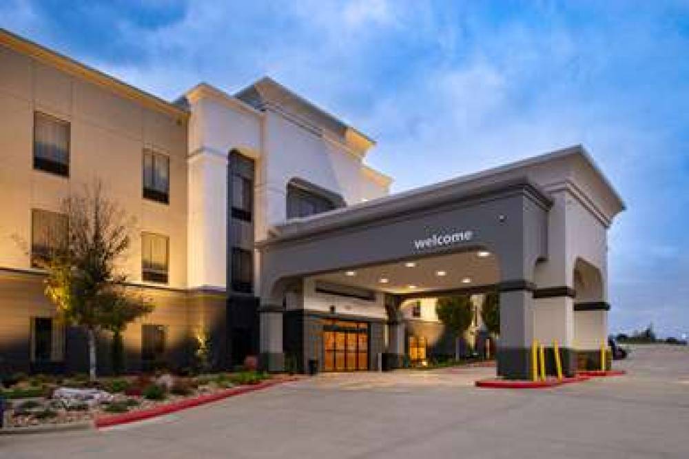 HAMPTON INN KANSAS CITY NORTHEAST 3