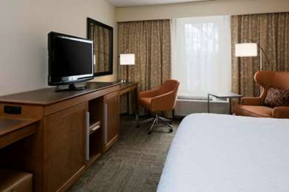 Hampton Inn Kansas City/Shawnee Mission 8