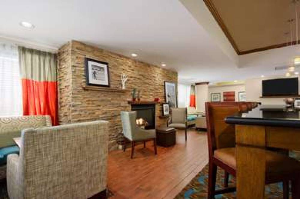 Hampton Inn Lexington Park 7