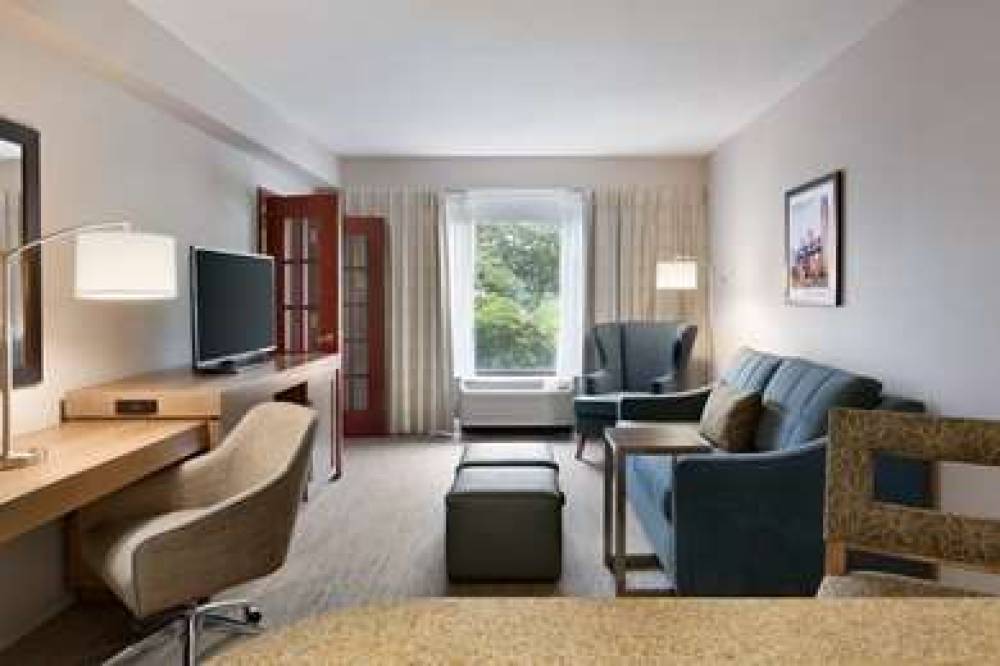 Hampton Inn Long Island/Brookhaven 7