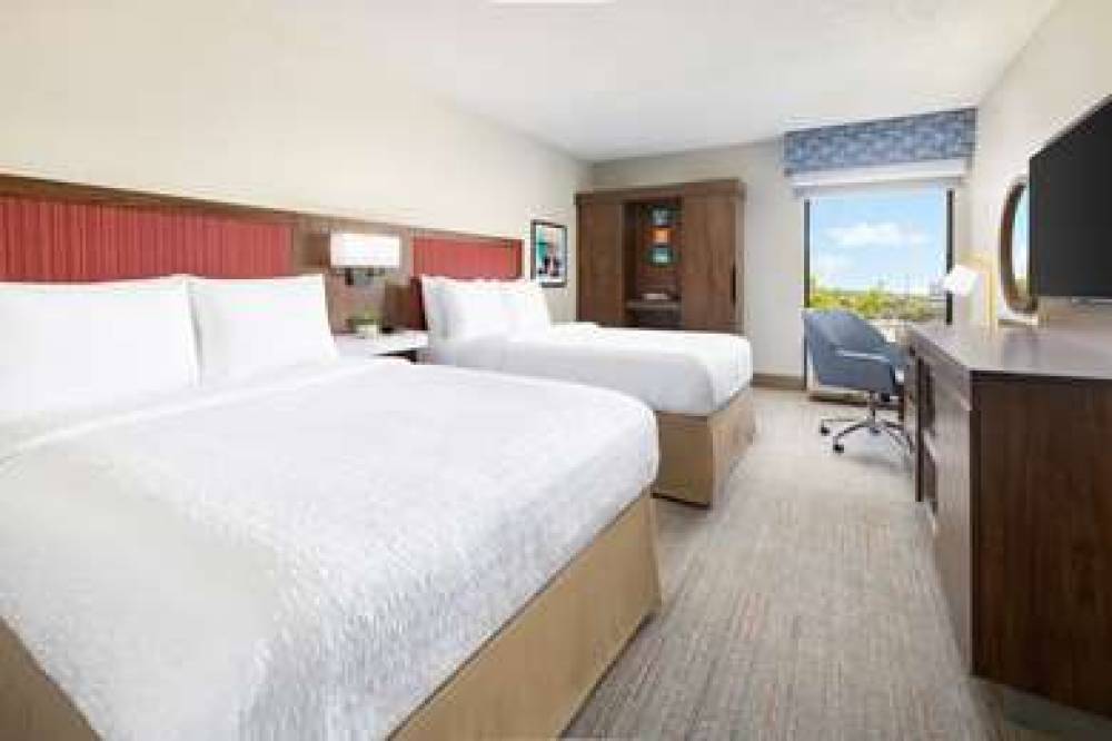 HAMPTON INN LONG ISLAND/ISLANDIA 9