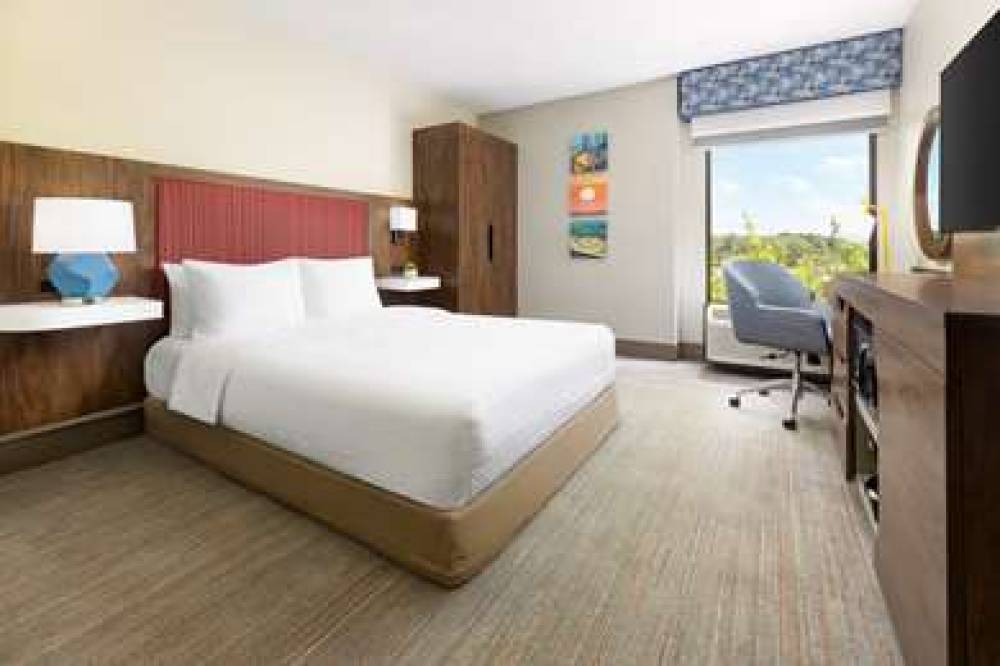 HAMPTON INN LONG ISLAND/ISLANDIA 8