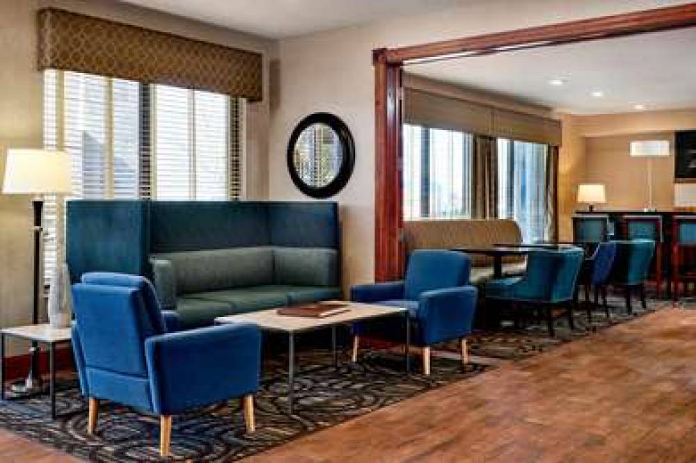 Hampton Inn Longmont 6