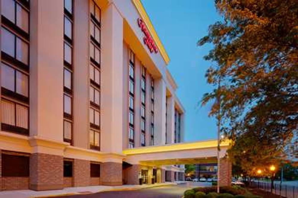 Hampton Inn Louisville-Downtown, KY 3