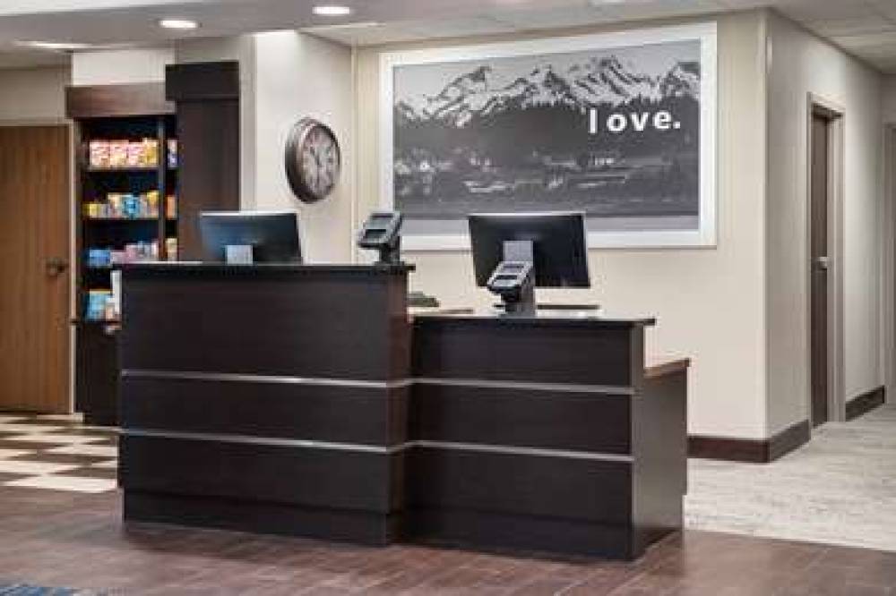 Hampton Inn Loveland 3