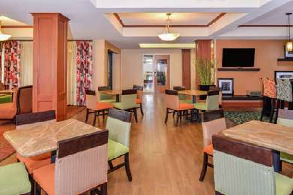 HAMPTON INN MARTINSBURG 5