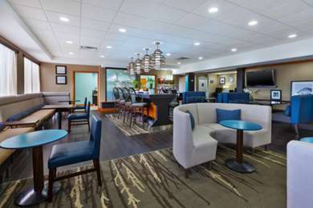 Hampton Inn Marysville 3