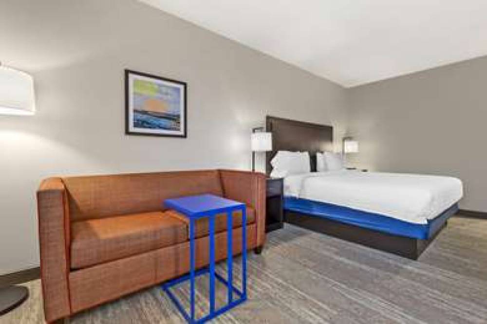 Hampton Inn Mebane 8