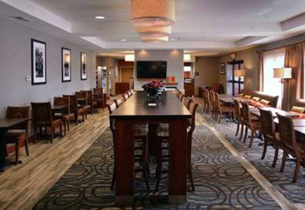 Hampton Inn Medford 1